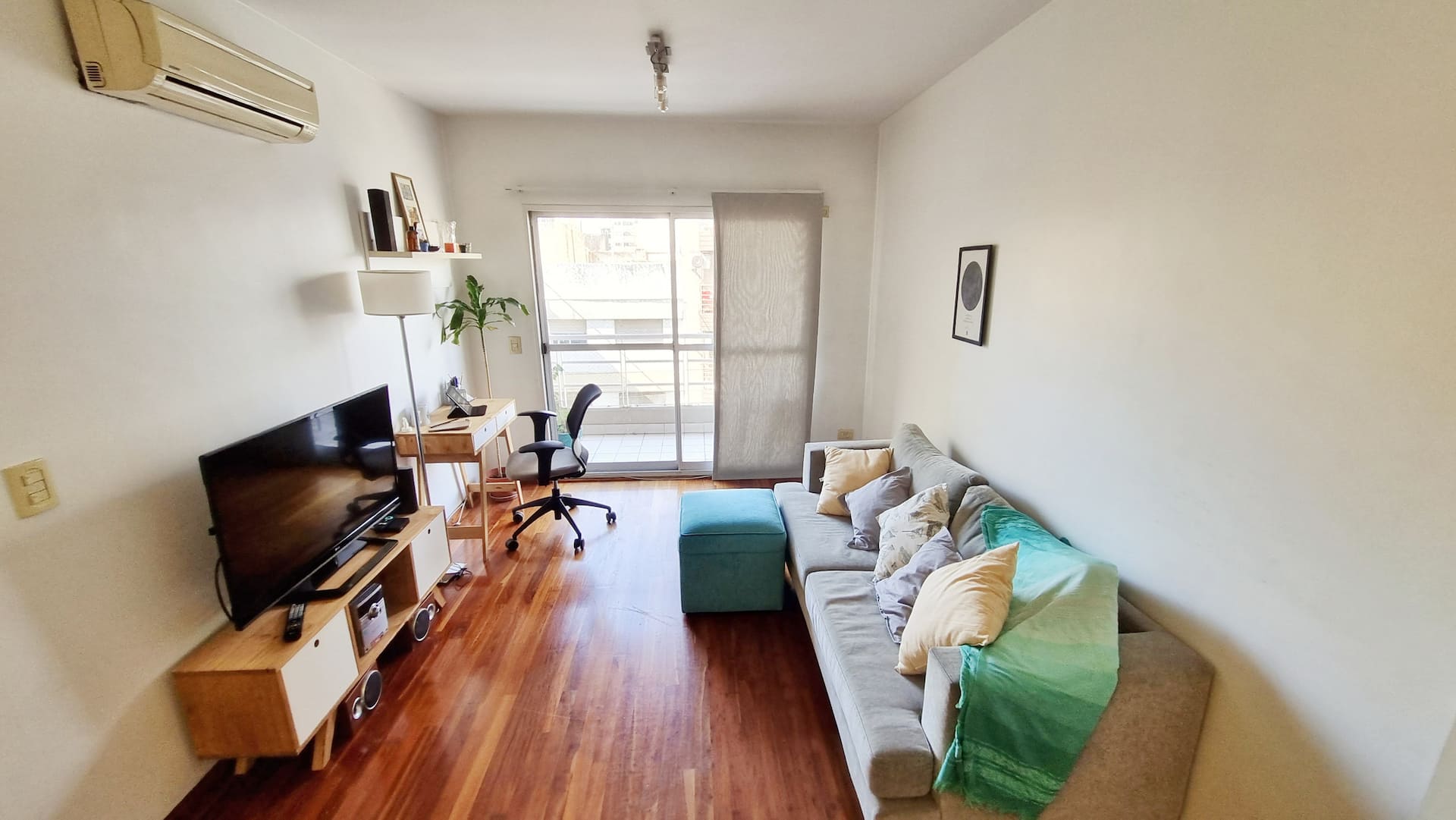Two-bedroom apartment with balcony in Balvanera