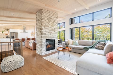 Top Airbnb: Moka Chalet | Spa | Sauna | Mountains | King bed in Matawinie