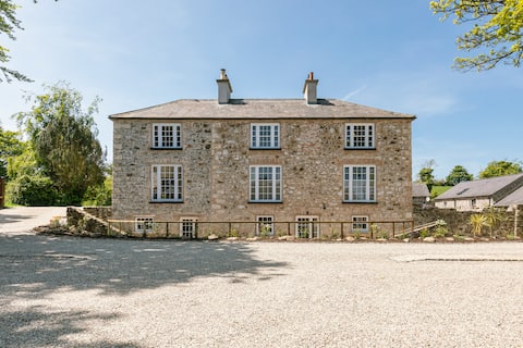 Lagom | Collective 𓆟 Stay, Dine, Celebrate