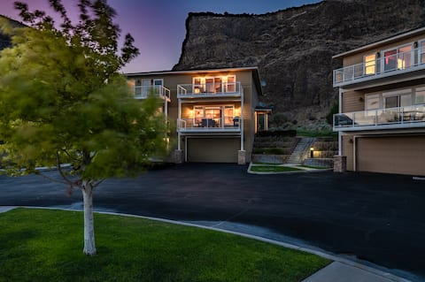 Crescent Bar Getaway