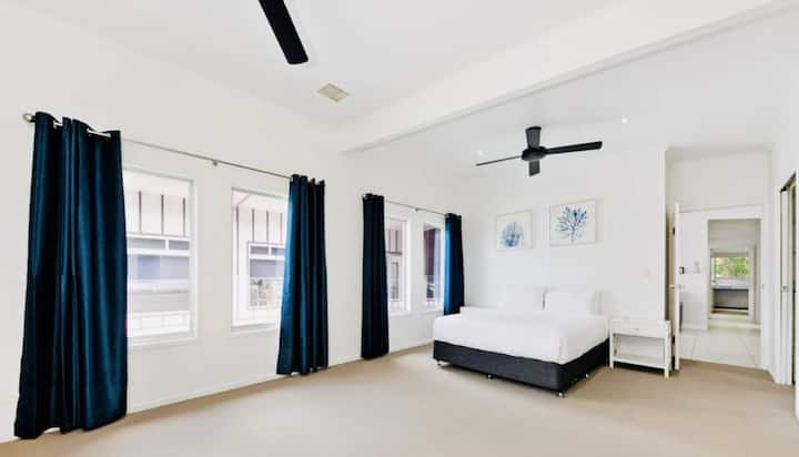Master Bedroom with Queens size bed.