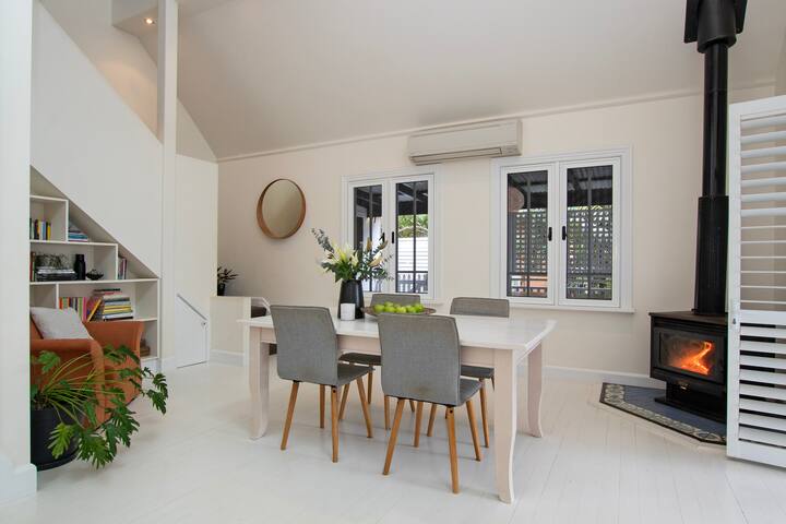 The White House Bangalow | Pet Friendly gallery image 5