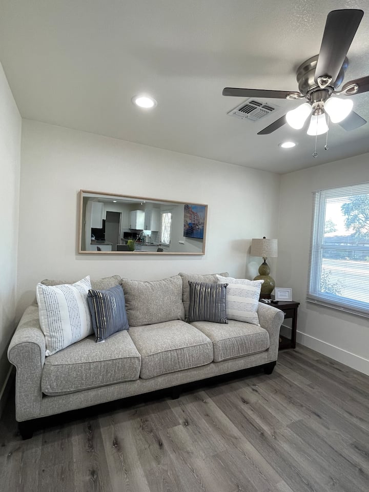 Private 2 Bedroom Minute House - Fresno, CA