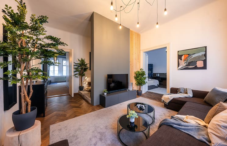 4BR Family Apt | Wenceslas Square