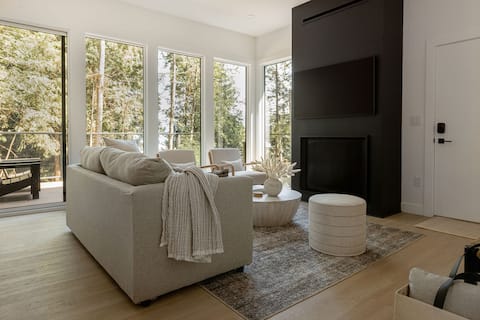 Luxurious Coastal Paradise