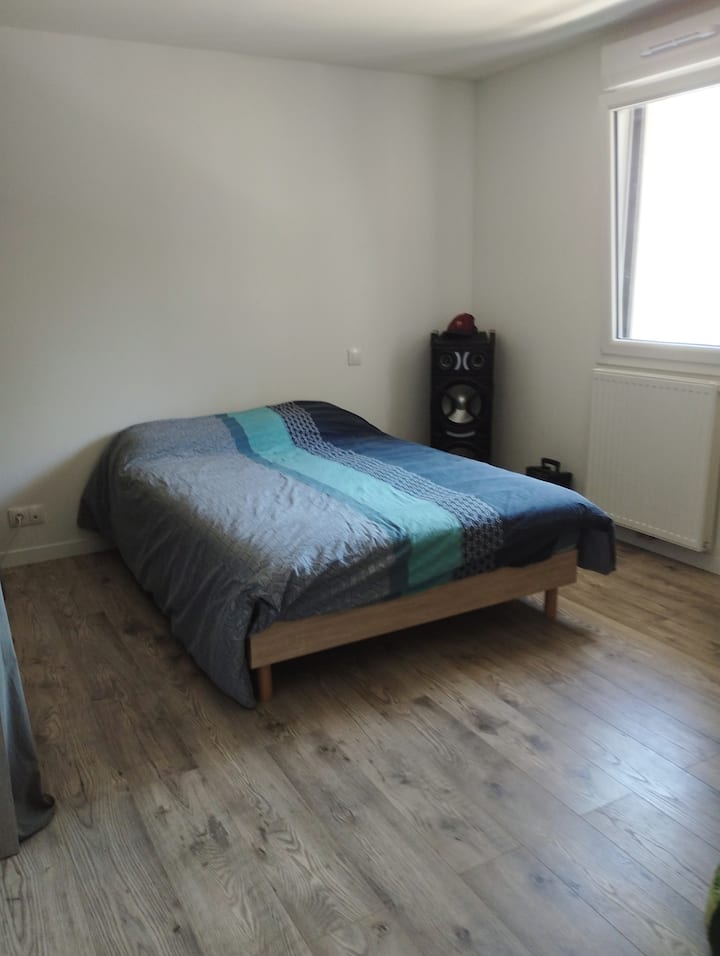 საძინებელი 1