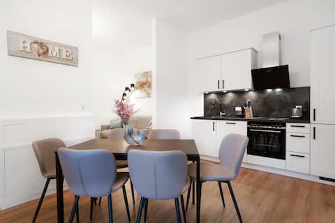 easy-flat main square – 70 sqm center apt. no. 9