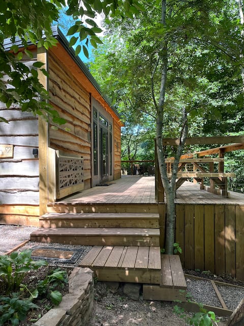 Ty Cwtch Cabin - secluded woodland cabin & hot tub
