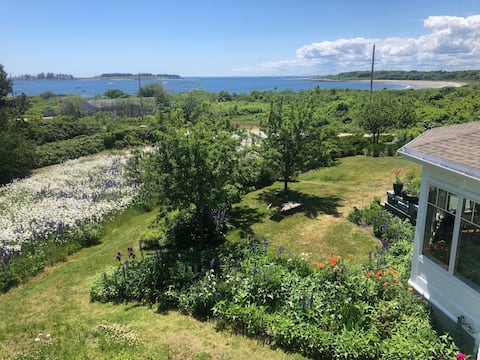 Crescent Beach Gardens