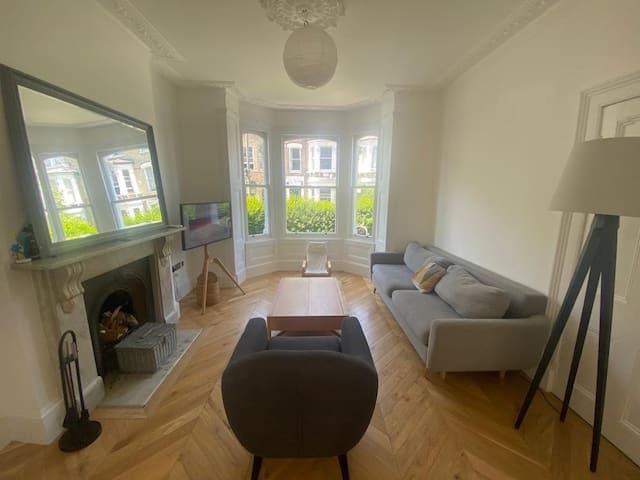 4 Bedroom Refurbished Victorian gallery image 2