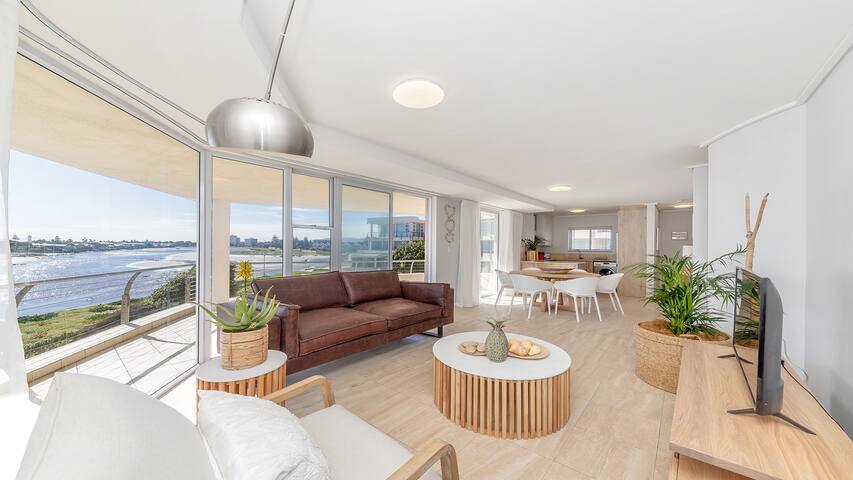 Lagoon Beach Gem • Pool, Views & Sea Breeze gallery image 4