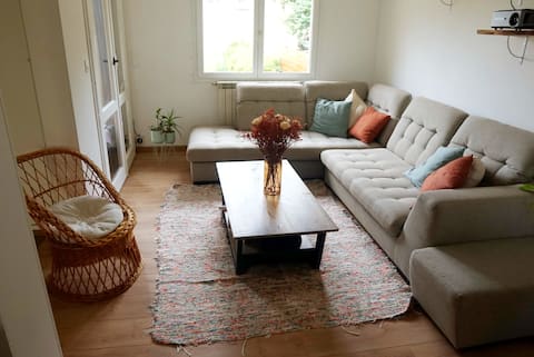 House with 4 bedrooms and a garden