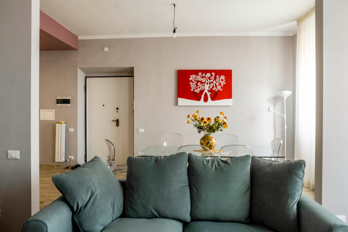 Top performing Airbnb: Brand new at the central market in Livorno