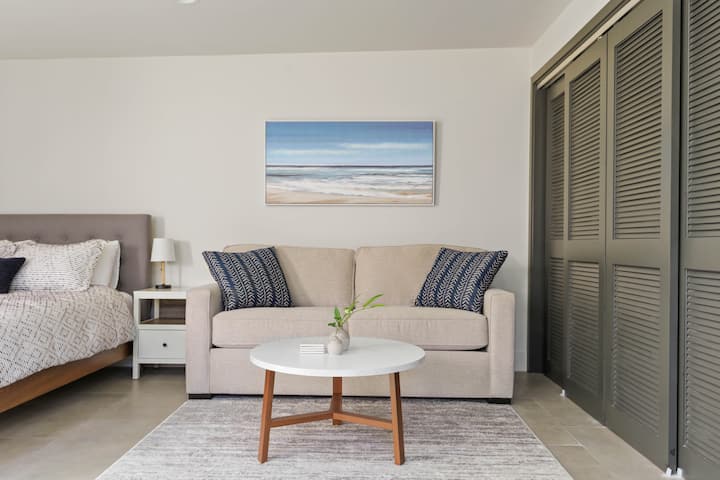 Cozy And Bright Guesthouse In North Park - San Diego, CA