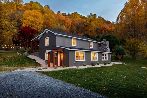NEW*Hot Tub*National Park*Hiking*WI-FI*42ACPrivate
