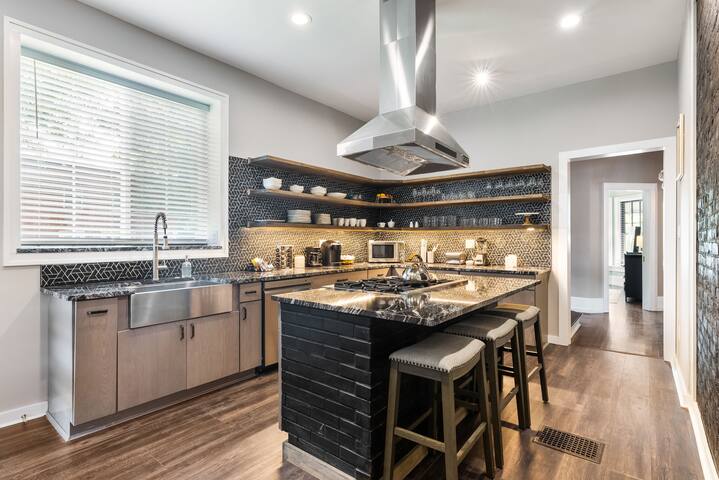 The Crotti Conservatoire Castle – 𝟑 𝐟𝐥𝐨𝐨𝐫𝐬! gallery image 4