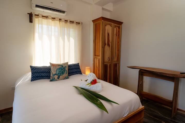 3BD 2BA Penthouse Villa at Sandy Feet Beach Resort gallery image 5