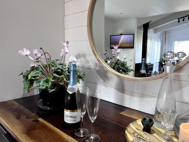 Beach house in central Aireys Inlet. Pet Friendly gallery image 5