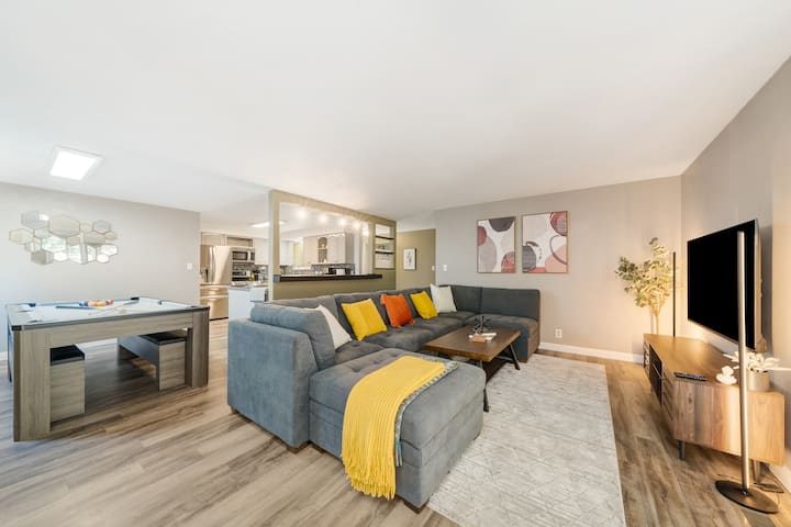 Modern Home + Hottub, Pooltable. 40 Mins To Tahoe - Reno, NV