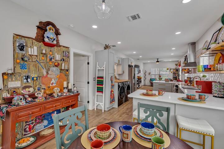 Dining area image 1
