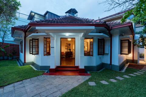 Beautiful Villa & Garden with Home Cook, 12 Guests
