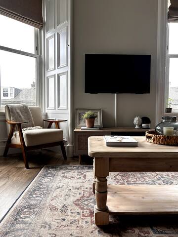 Stunning flat with castle view gallery image 4