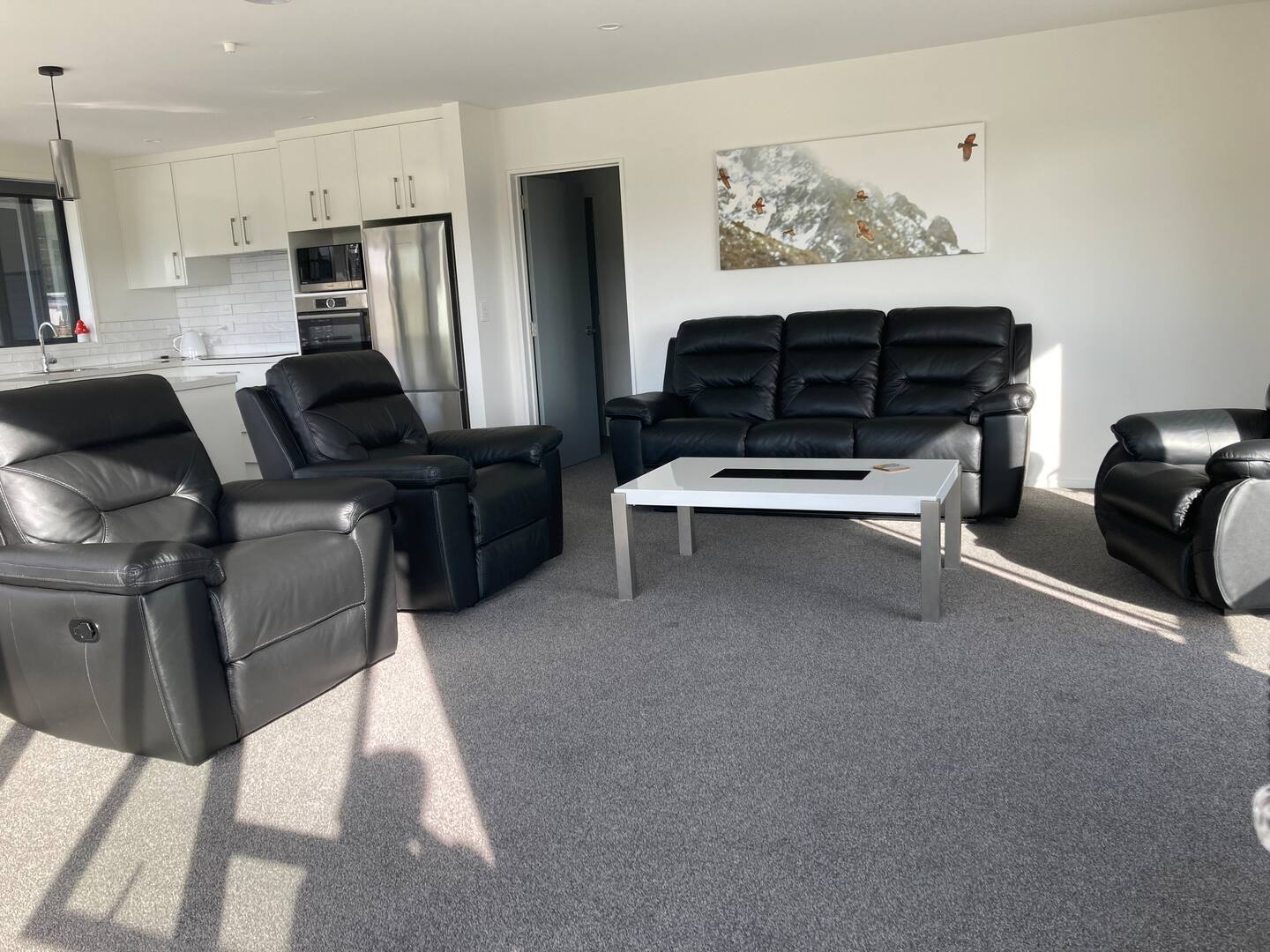 Paroa’s New Airbnb. Entire House, 2 Bed, 2 Bathrm 3
