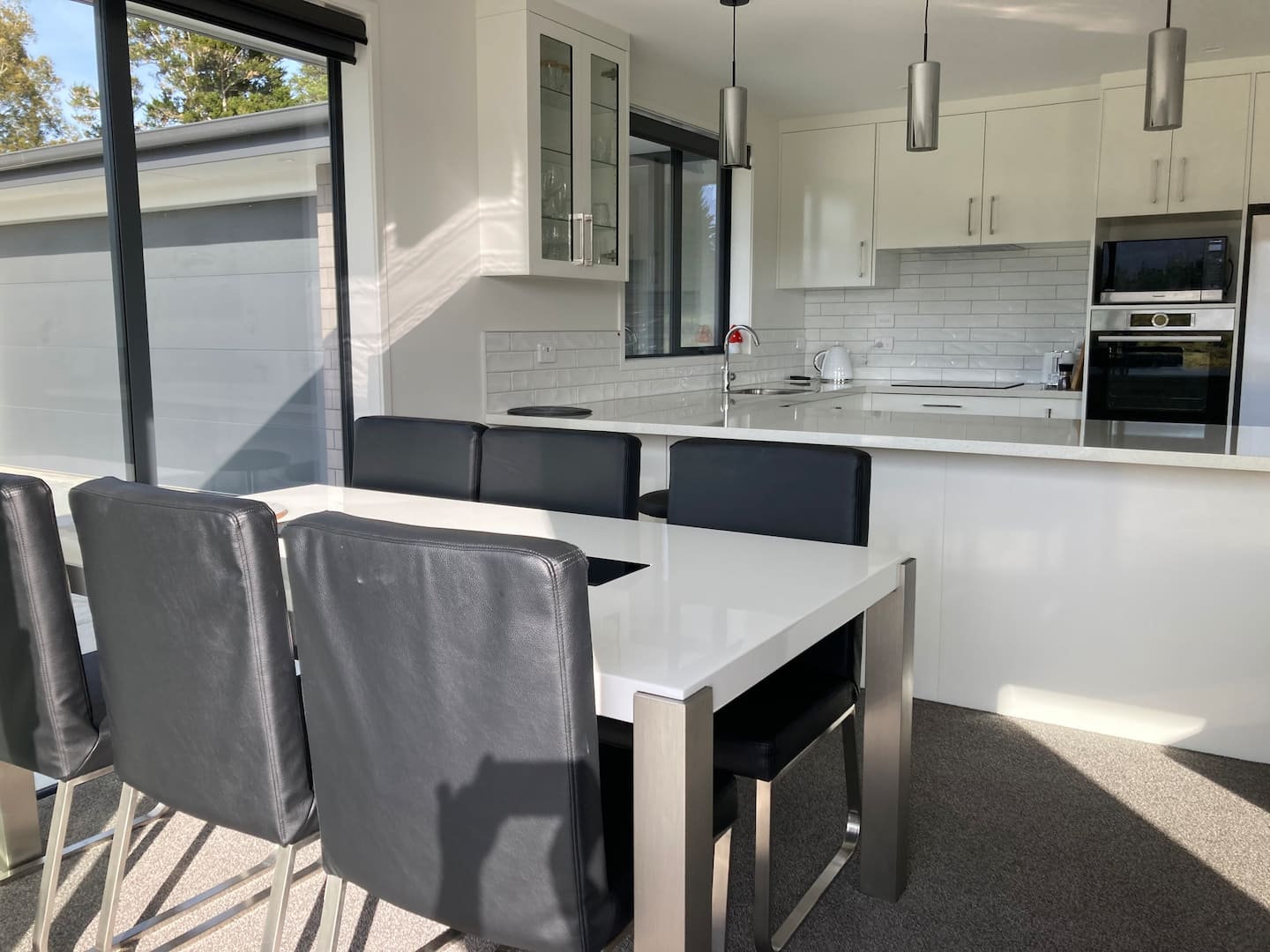 Paroa’s New Airbnb. Entire House, 2 Bed, 2 Bathrm 2