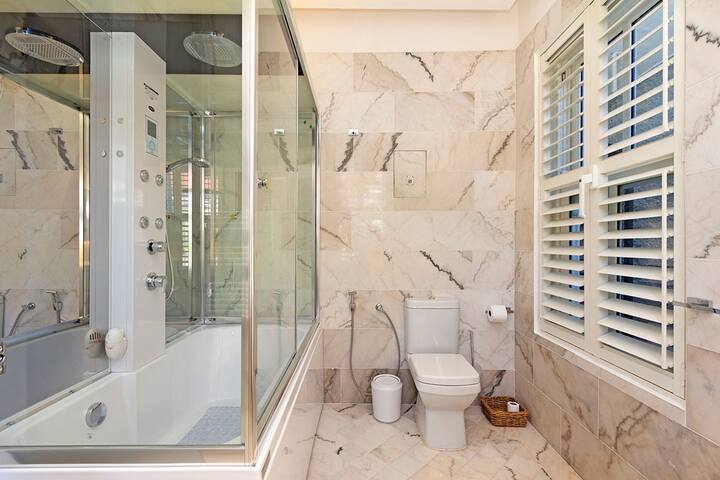 Kalkbay Harbour Retreat gallery image 5