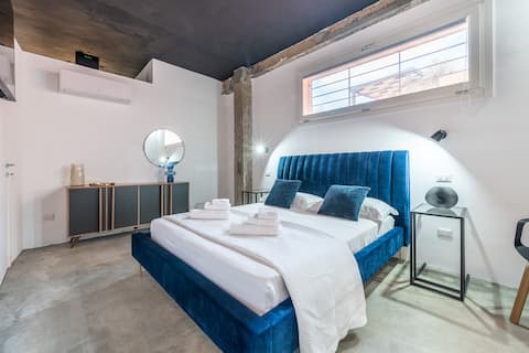 Annuncio Airbnb popolare: Ex Magazzini | Blueberry exclusive space a Cagliari