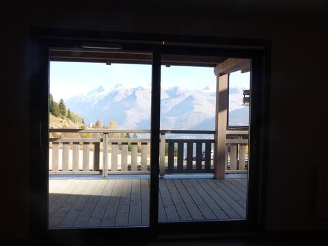 Popular Airbnb listing: Ski-in/out apartment in Auris