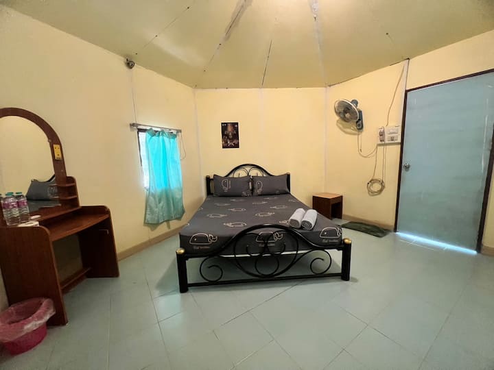 Standard Fan Bungalow Double Bed - Ko Lanta District