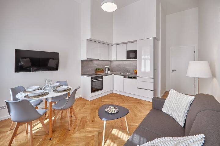 New Spacious 2 Bedroom Apartment gallery image 2