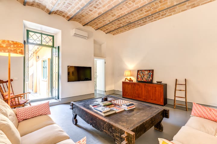 Trastevere botanic garden 2 bdr with private patio