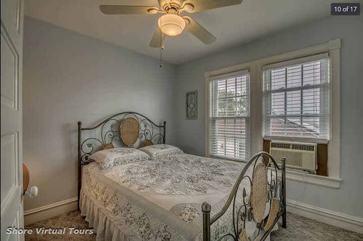 ห้องนอน 2 - เตียงควีนไซส์