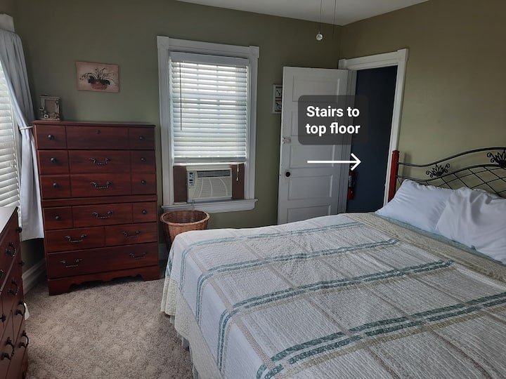 ห้องนอน 3 - บันไดขึ้นชั้นบนสุด