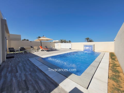 Villa neuve avec piscine privée vue mer