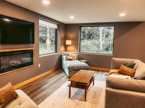 Romantic Forest Cabin, Sauna, Trail to Beach