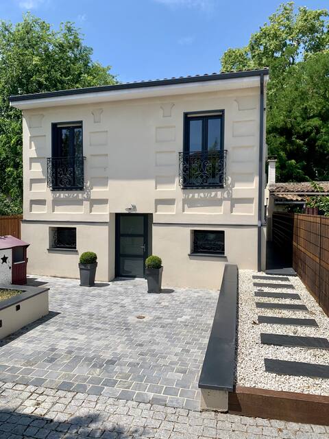 Talence house with 3 bedrooms, parking and garden