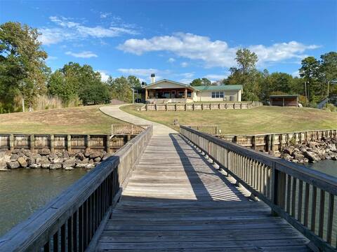 Lakeview Escape