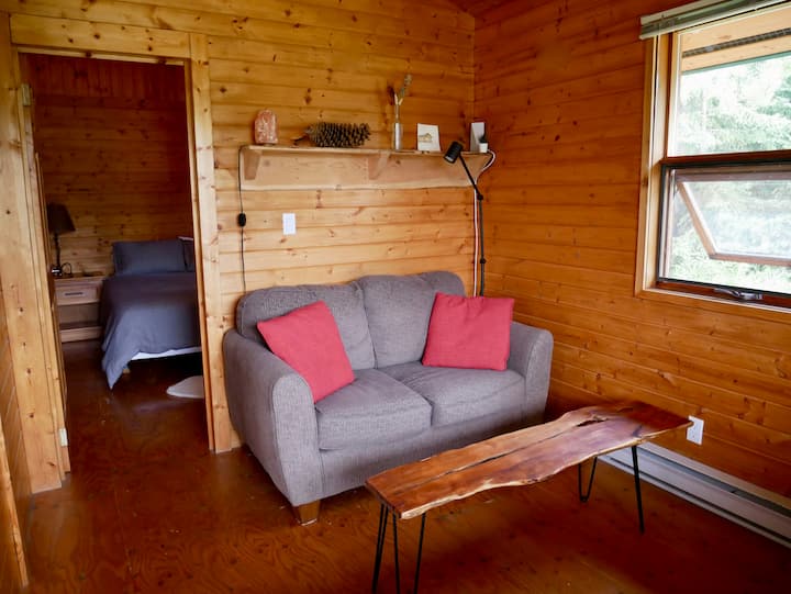 Charming Timber Frame Cabin - Mountain Views - Alberta