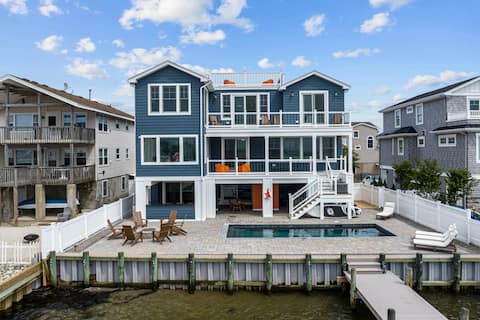 Beautiful Bayfront w Heated Pool