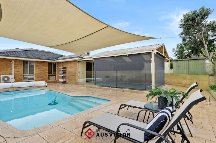 All-Season Entertainer-Swimming Pool-Curtin uni