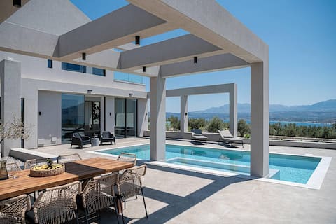 Modern villa with sea and mountain views