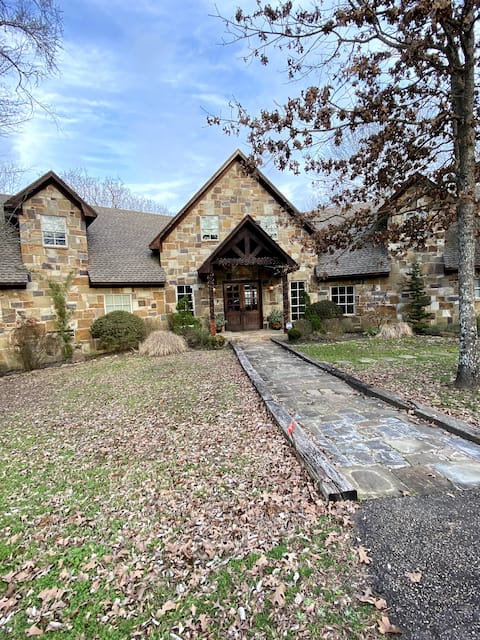 The Big Pasture Lodge,
 An Elegant Escape