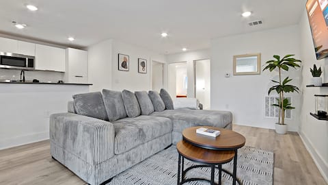 Popular Airbnb listing: sweet spot Dallas! in Belmont Park