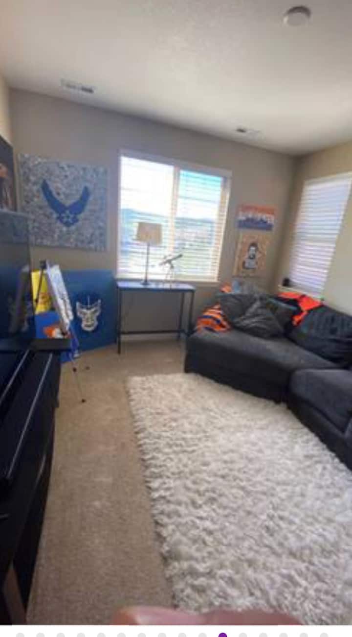 Room In Lone Tree - Off I-25