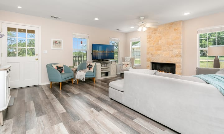 Great Location, Beautiful Views, Fire Pit - Fredericksburg, TX