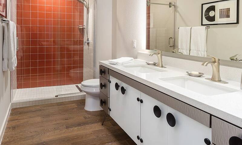 Austin 2BR Presidential Condo gallery image 5