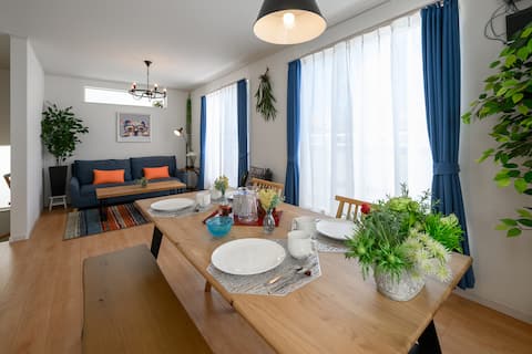 Sleeps up to 24 people! Parking for 4 cars/2 private buildings/Recommended for groups and family tri